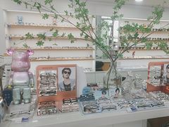 -视野联行眼镜·蔡司·依视路(省体育馆店)