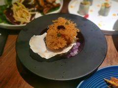 盐烤香酥生蚝配鱼子酱-星叶·东南亚料理(宁波万象汇店)