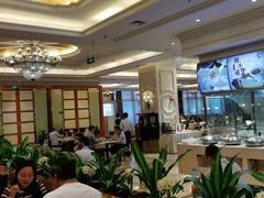 大堂-锦粤宫·精致粤菜(深圳北站店)