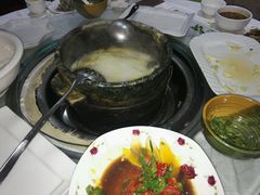 -南渝食府.墨脱石锅松茸鸡