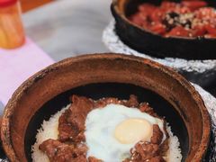 窝蛋牛肉饭-红星光发煲仔饭(文海店)