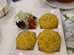 酥皮菠萝叉烧焗餐包-翠园(北京王府中环店)