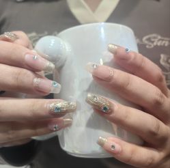 -尤米一站式美甲美睫