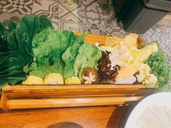 经典时蔬十二味-手选潮汕鲜活牛肉火锅(二七广场店)