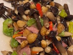 云腿炒小黑鸡纵-米店·云南菜(南门店)