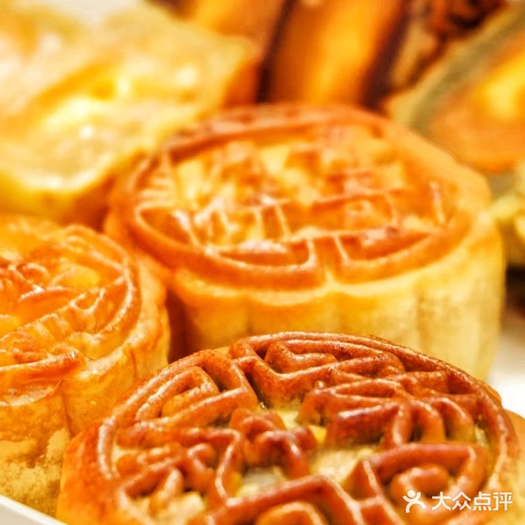 除了酥皮一大颗蛋黄🥮好吃已经说累了