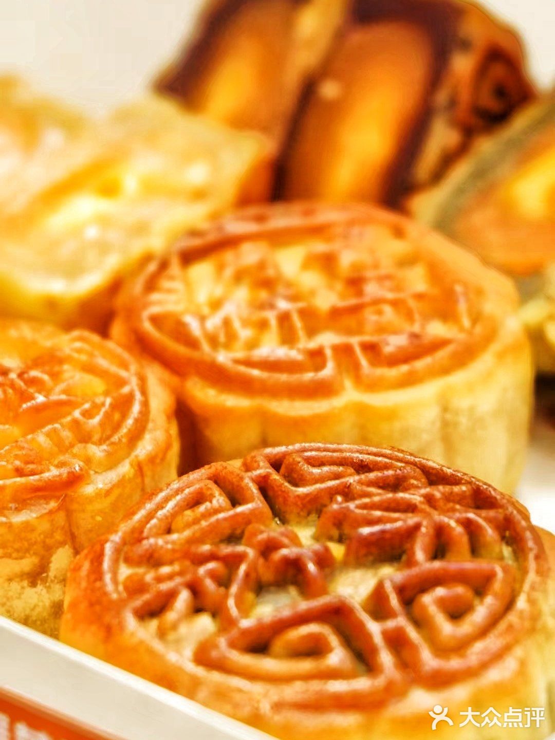 除了酥皮一大颗蛋黄🥮好吃已经说累了