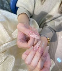 -猪猪女孩日式美睫美甲