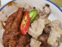 排骨拼凤爪-泉龙渔村·粤式早茶·金牌烧鹅(中山三乡店)