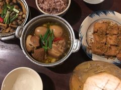 -Cuc Gach Quan Restaurant