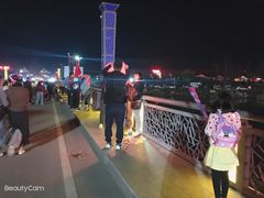 -百里峡七彩艺术小镇