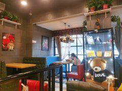 -愉肴麻辣香锅(中山路店)