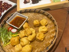 -老滇山寨•云南特色菜•地方菜•民族风情歌舞表演(金碧店)