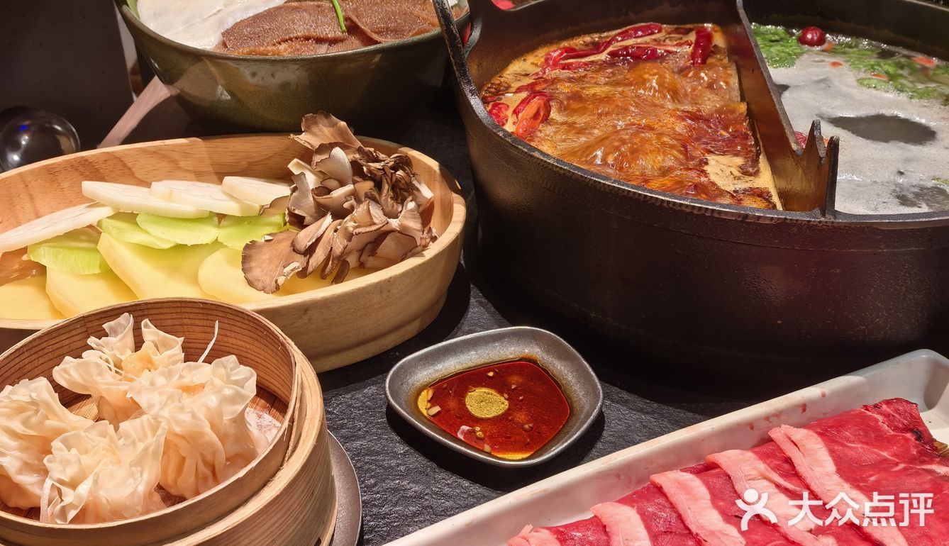 冬天当然是要吃火锅啦🥘