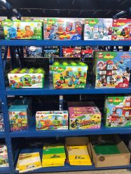 -逝水玩具折扣店