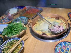 -洱火云南酸菜牛肉火锅(石景山当代商城店)