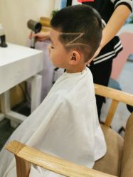 -马克叔叔儿童理发形象设计