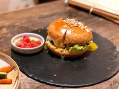 -HIGH FIVE哈福手工汉堡(桂林路店)