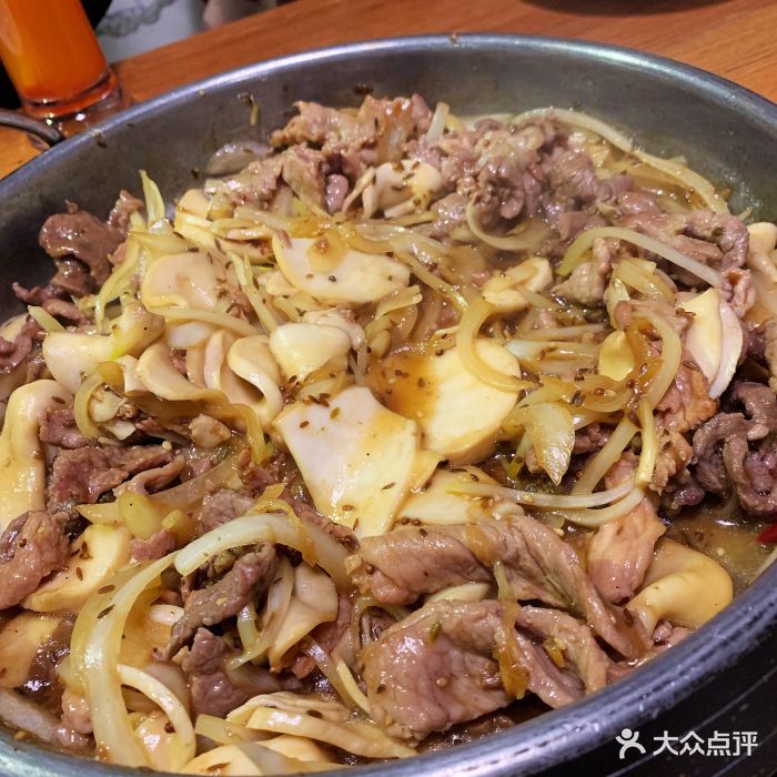 小牛花花·牛排火锅·小锅烤肉(五道口店)牛花花滋滋烤牛肉锅图片