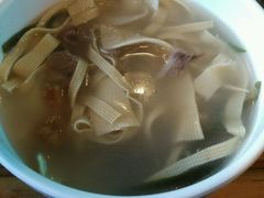 -红栌温泉山庄生态美食餐厅