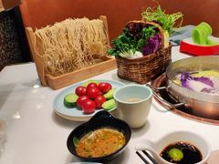 -洪氏嗨捞·猪肚鸡火锅(阳光天地店)