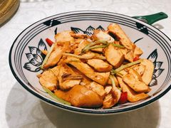 -丹江口渔村·湘味厨房(桃园店)