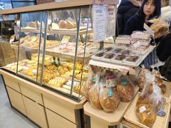面包甜点陈列柜-山崎面包(苏州中心店)
