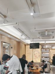 -一東造型烫发染发