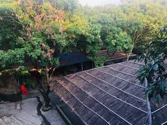 -满記土窑烧鷄波浪山莊