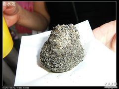 黑麻糍，挺香的，不甜腻-叶氏麻糍(鼓浪屿店)