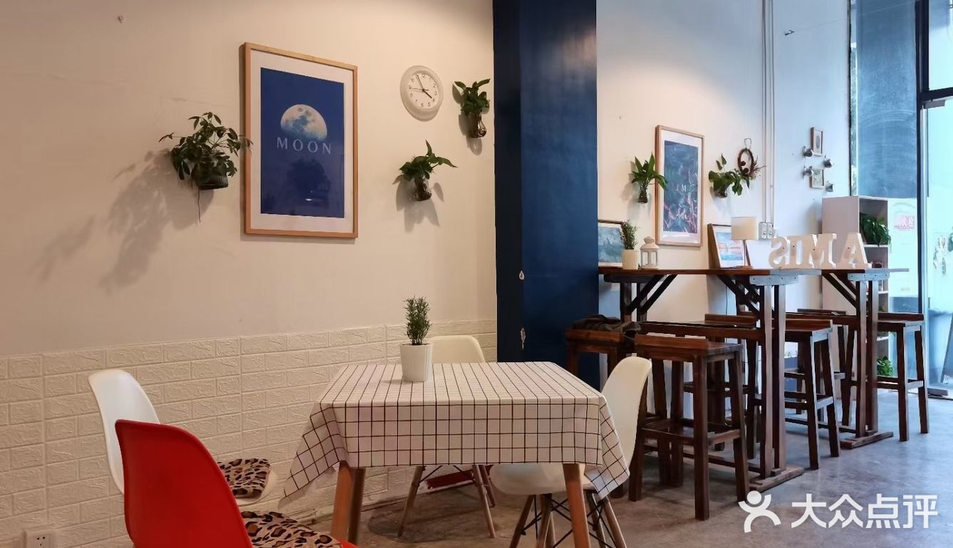 大学四年每年都去好多次的甜品店！最爱