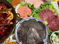 -渝嘴小老弟老火锅(华新村店)