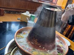 -果松木炭酸菜铜火锅·外婆参鸡汤