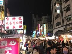 -六合夜市