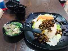 -陈老斯呼尔嗨吃烧烤(科巷店)