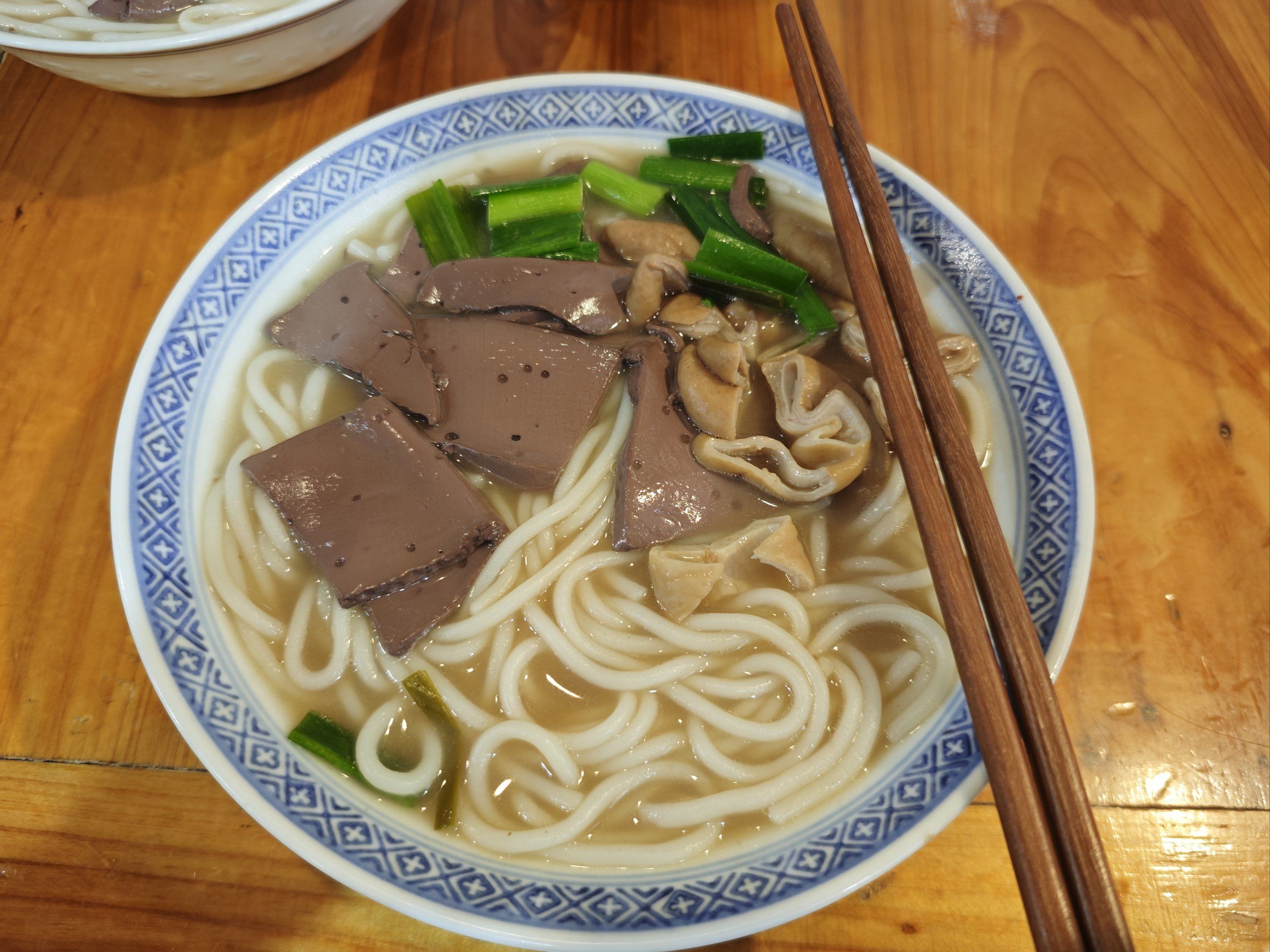 新荣记老板来了也要和我吃同一碗猪脏粉
