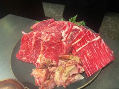 -铭牛烧肉·和牛海鲜自助(高新月牙湖店)