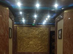 -皇宫大酒店