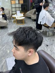 -藤野造型烫染·漂发