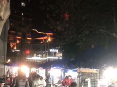 -吴山路夜市