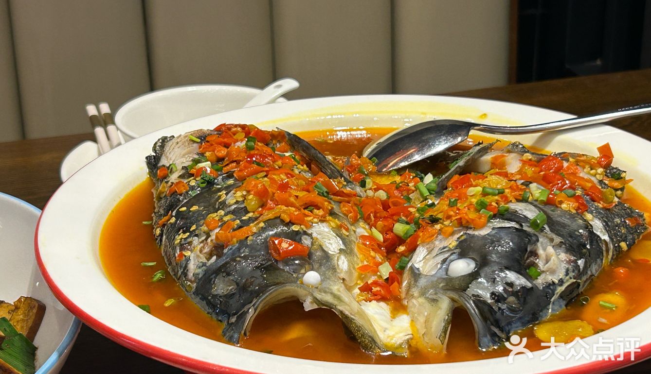 热辣辣的美味鱼头