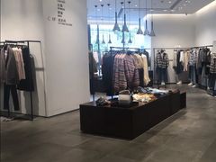 -URBAN REVIVO(上海中庚漫游城店)