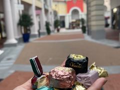 -VENCHI 闻绮(上海佛罗伦萨小镇店)