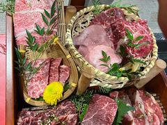 -山川小町·极番烧肉(新地假日广场店)