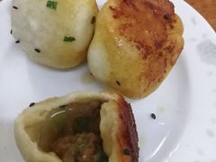 -老字号眼镜子煎包汤包店