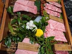 -山川小町·极番烧肉(新地假日广场店)