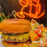 🍔广州坠好吃的汉堡竟然在酒吧里❓