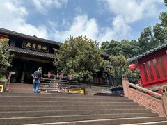 -峨眉山报国寺