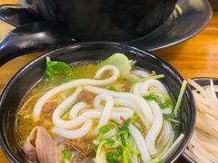 -丽虹云南过桥米线(兴工街店)