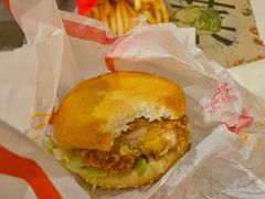 麦辣鸡腿堡套餐-麦当劳(国际社区店)